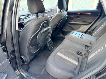 BMW 218 - 11