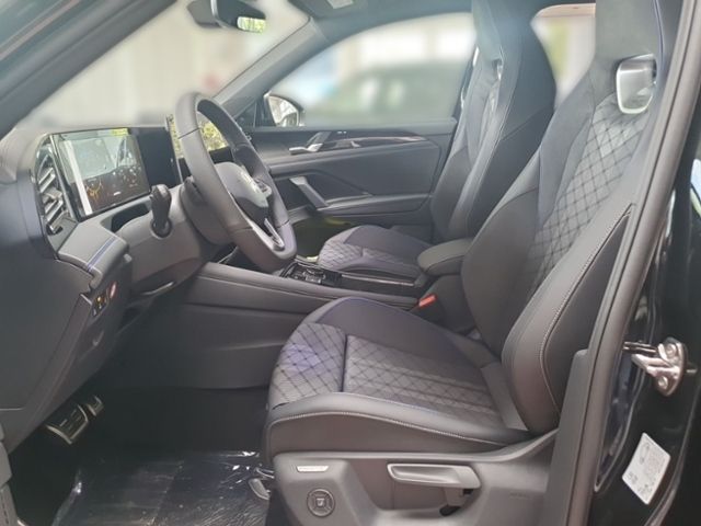 Fahrzeugabbildung Volkswagen Tiguan R-Line 2.0 TDI 4M DSG STANDHZ HD-MATRIX