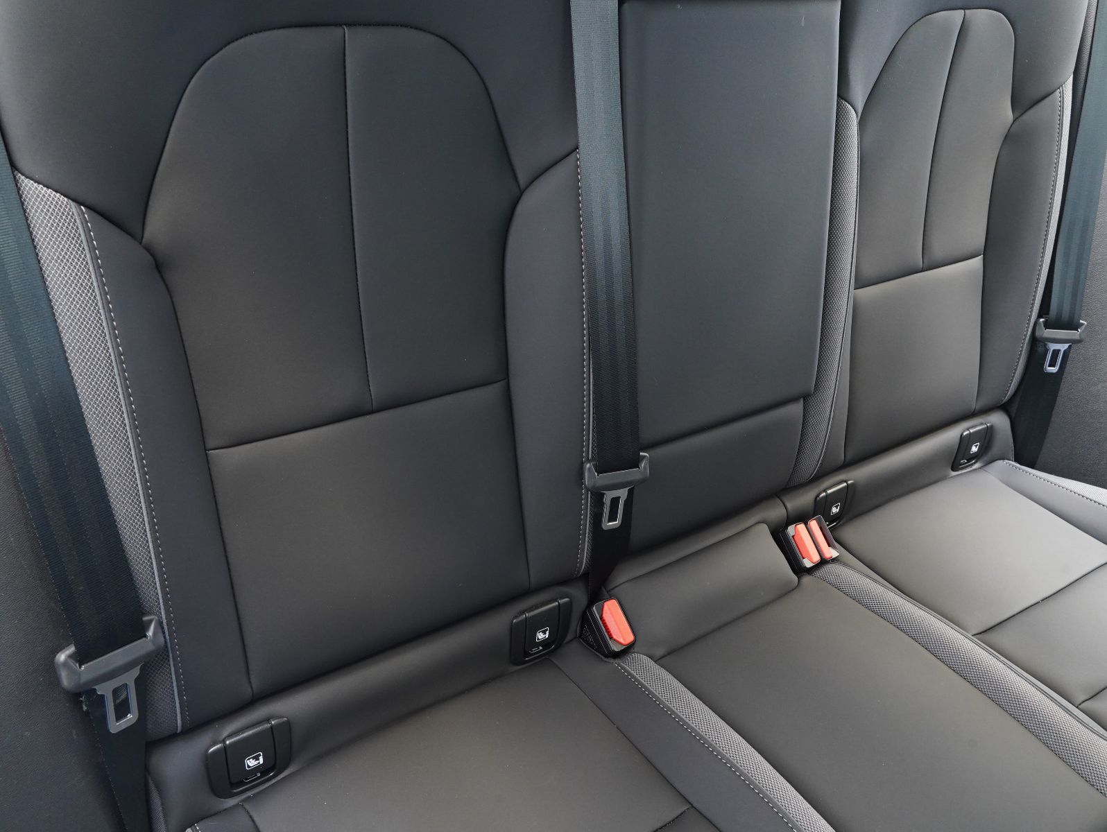 Fahrzeugabbildung Volvo XC40 Core Recharge Pure Electric AWD