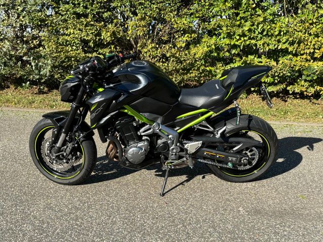 Kawasaki Z 900 (Scheckheftgepflegt, Inspektion neu)