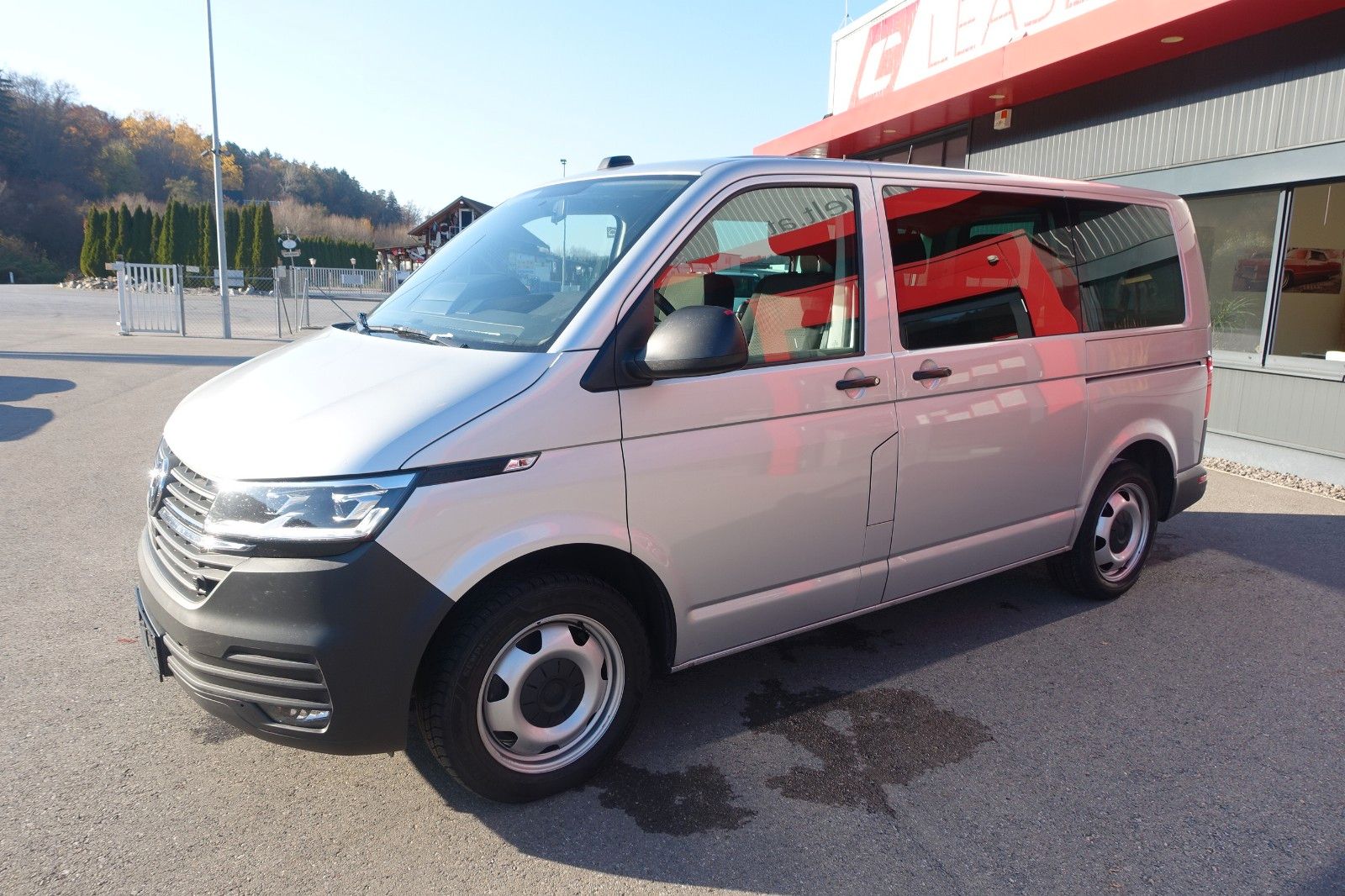 Volkswagen T6.1 Kombi TDi 4M. "LED,Navi" EXP € 14990.--