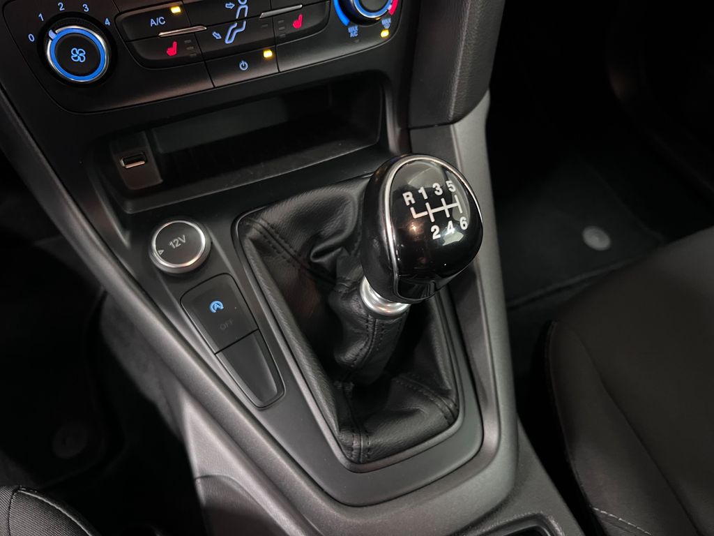 Ford FOCUS TURNIER BUSINESS/ 96.tKM/ GARANTIE/ NAVI/ Ford FOCUS TURNIER BUSINESS/ 96.tKM/ GARANTIE/ NAVI/