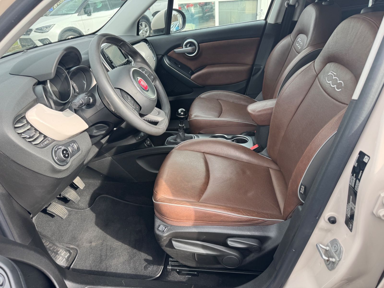 Fahrzeugabbildung Fiat 500X Lounge Leder+Panorama+Navi+Kamera