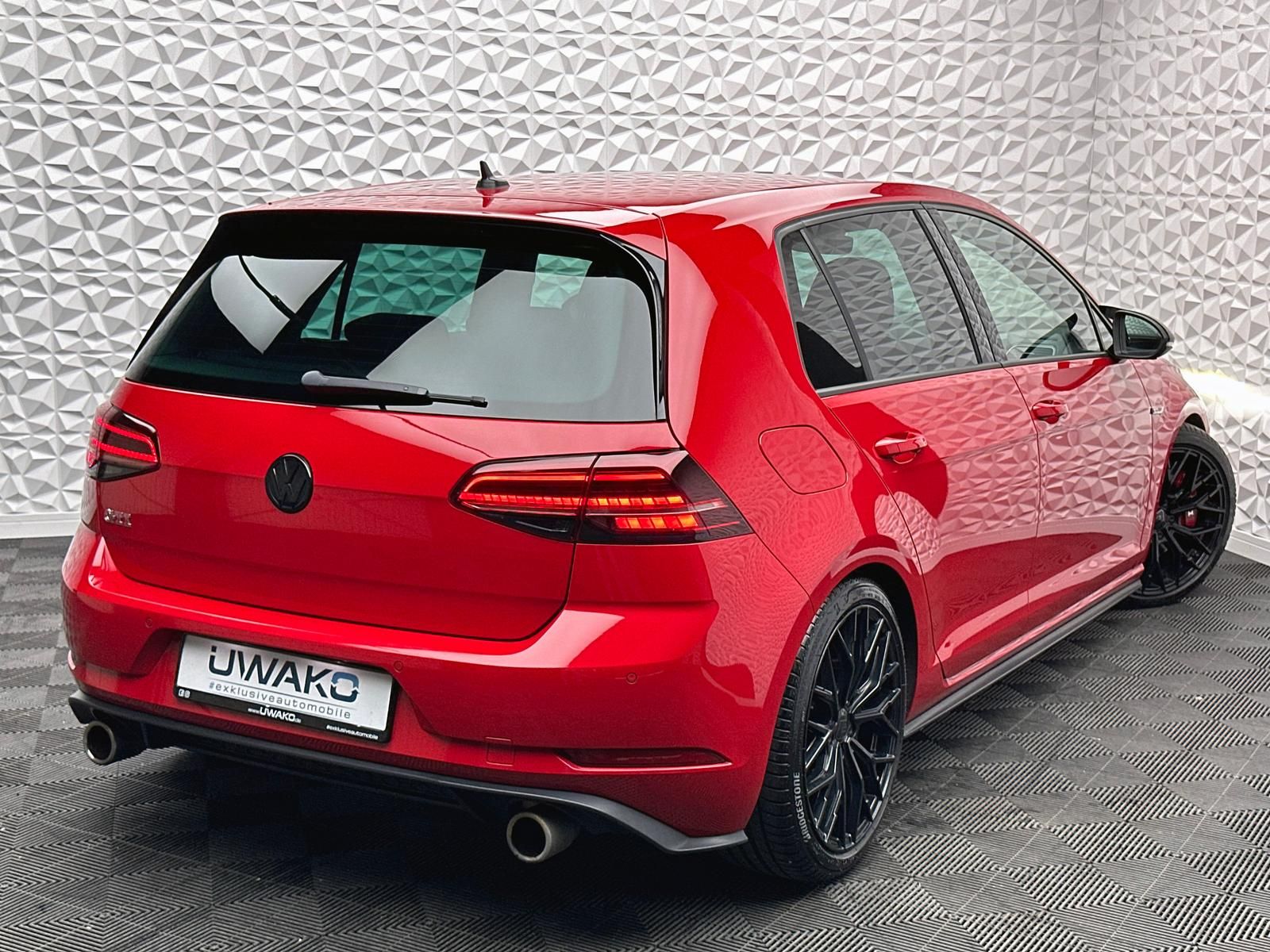 Fahrzeugabbildung Volkswagen GOLF GTI 2.0 TSI PERFORMANCE/NAVI/LED/PDC/ACC