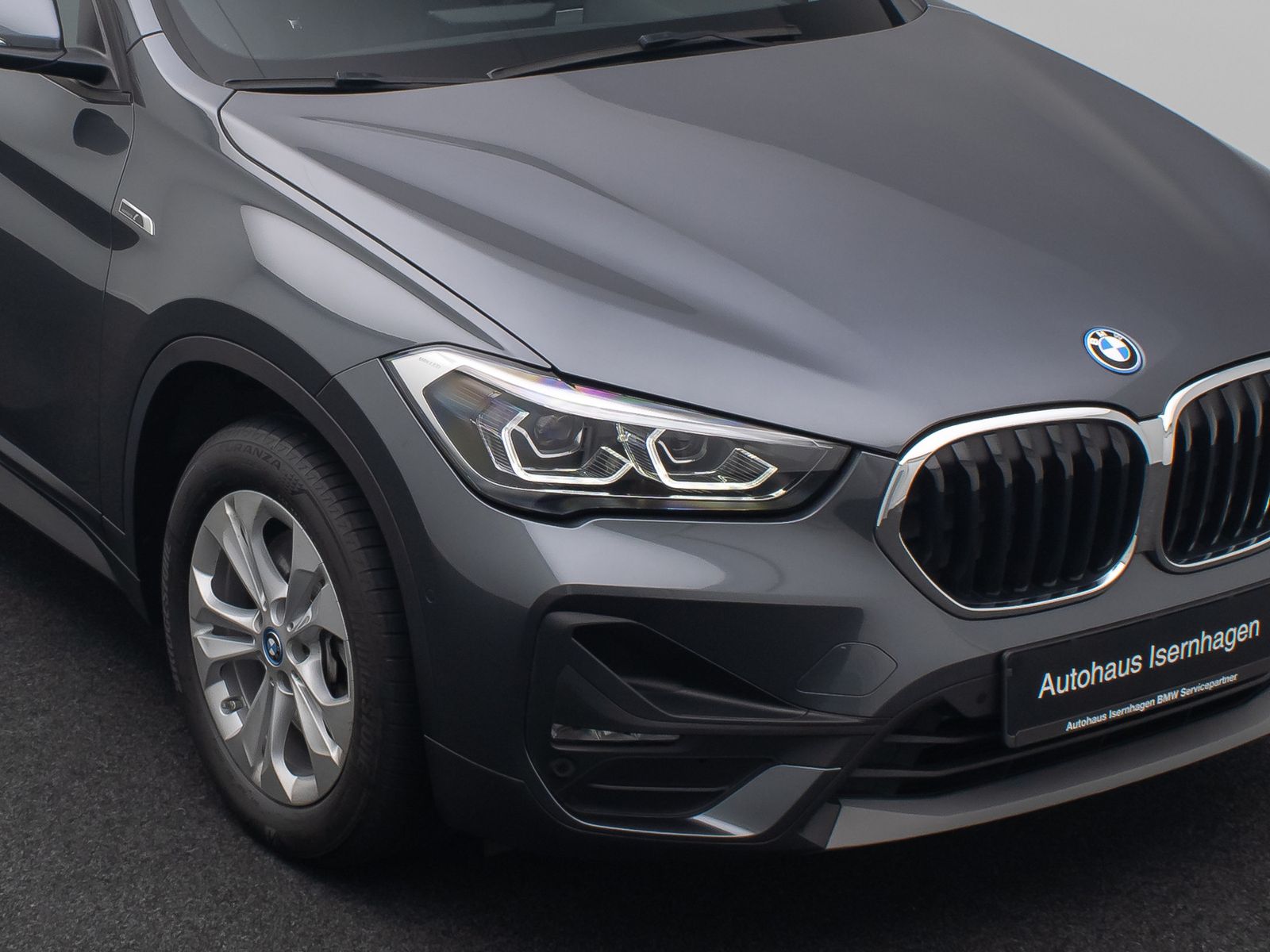 Fahrzeugabbildung BMW X1 xD25e ParkAssist DAB GeschwindigReg Navi LED