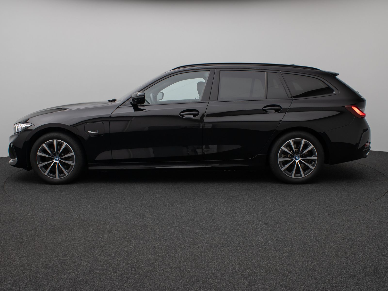 Fahrzeugabbildung BMW 320e DAB Widscreen Lordos Geschwindigkeitsreg