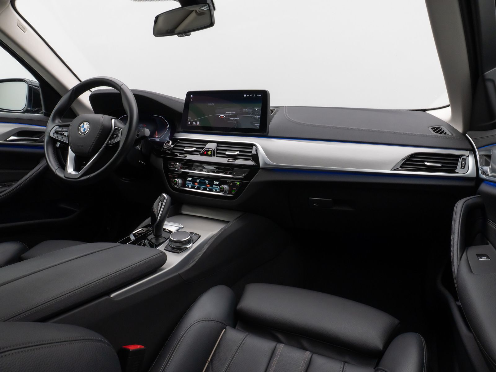 Fahrzeugabbildung BMW 520d Luxury Line Kamera DAB 4xKlima AHK Sport