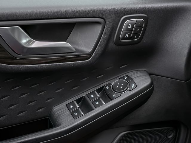 Ford Kuga 2.5 Plug-In Hybrid Vignale Parkautomatik