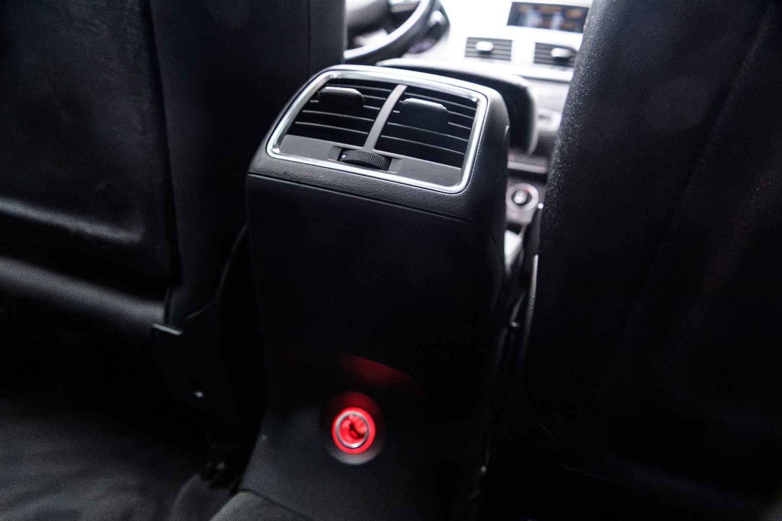 Fahrzeugabbildung Audi Q3 1.4l 110kw S-Line +AHK +Pano +Navi