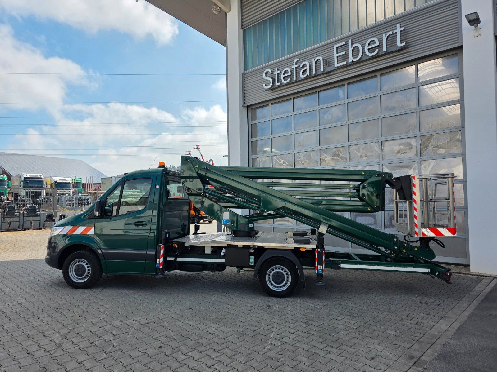 Fahrzeugabbildung Mercedes-Benz Sprinter 314 Hubsteiger
