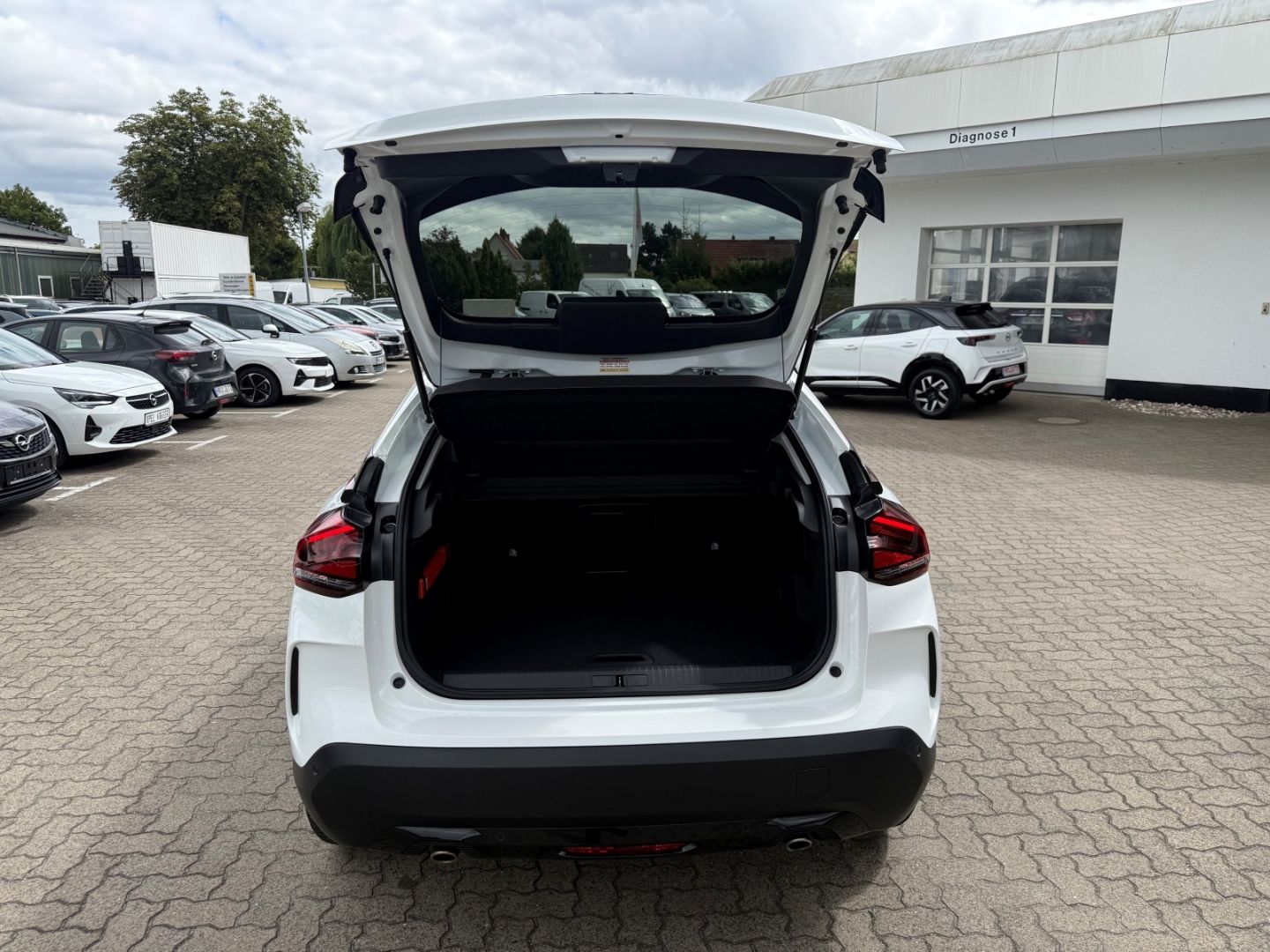 Fahrzeugabbildung Citroën C4 Shine SHZ+LHZ+Kamera+Allwetter