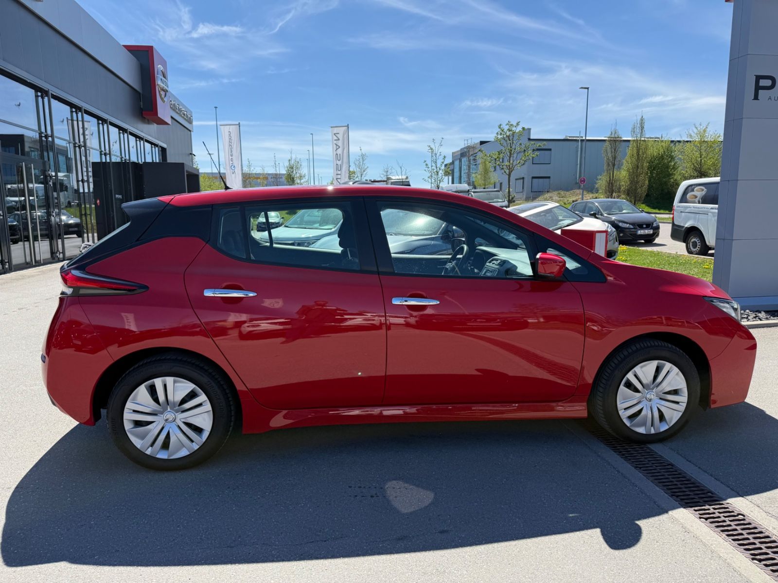 Fahrzeugabbildung Nissan Leaf Visia -Tempomat,e-Pedal,Totwinkel-A.;SOH96%