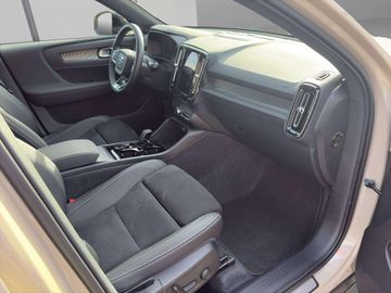 Volvo XC40 Plus Dark B4 2WD Deal Attack bis 30.10.2026