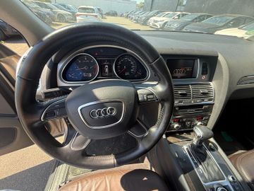 Audi Q7 - 10