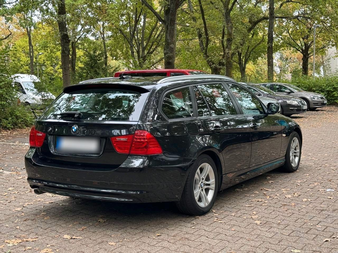 BMW 318 2012 — engine 143 HP (105kW)