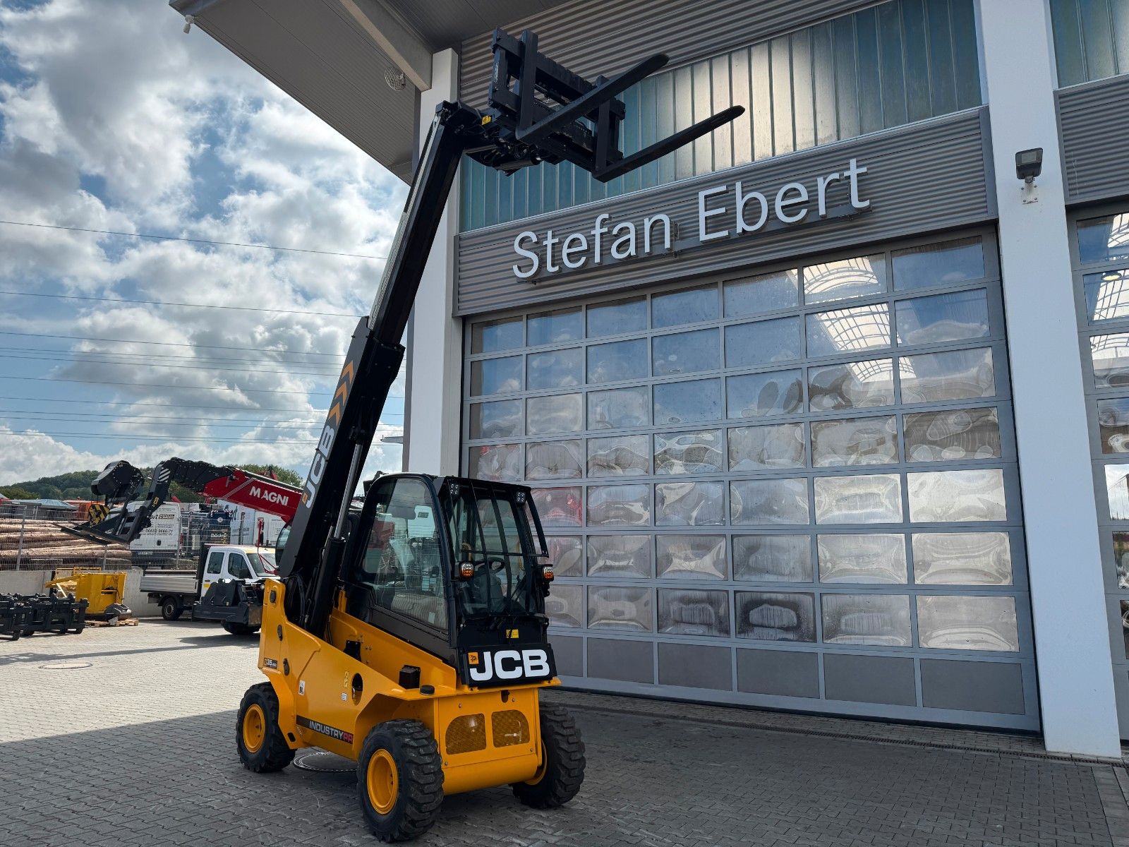 Fahrzeugabbildung JCB TLT 35-26D 4WD Teletruck / nur : 143h!! / SS
