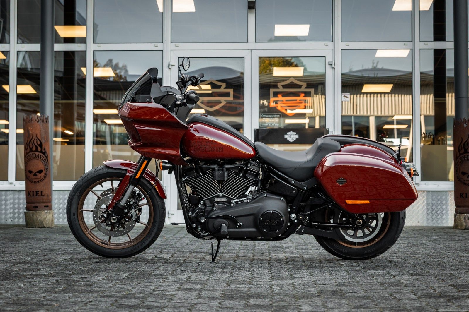 Fahrzeugabbildung Harley-Davidson FXLRST LOW RIDER ST 117 -SOFORT VERFÜGBAR