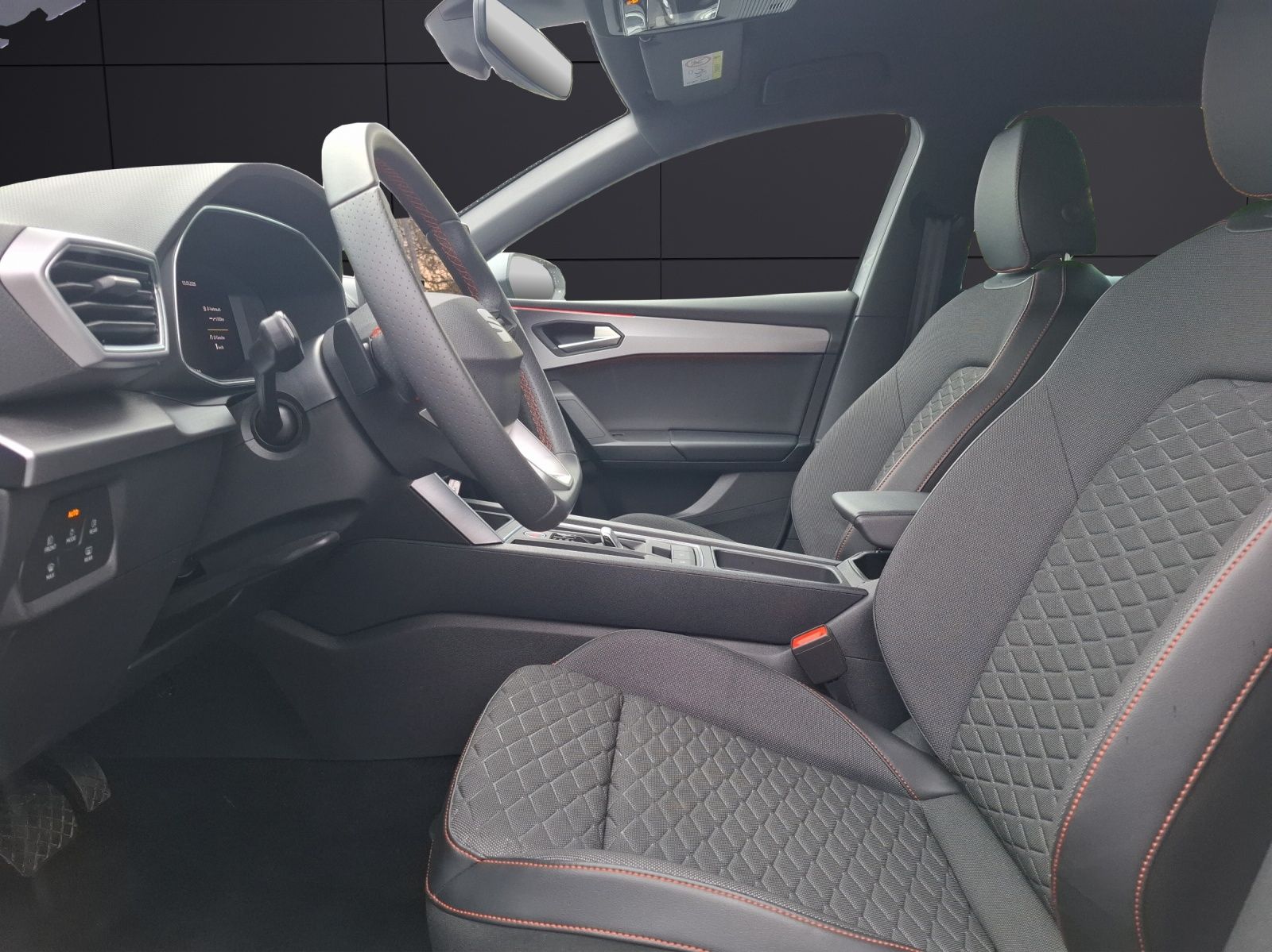 Fahrzeugabbildung SEAT Leon ST eTSI FR DSG LED Navi VC ACC RFK SH