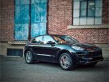 Porsche Macan Turbo Pano+Bose+SP.AGA+Motor neu+AHK - Porsche Gebrauchtwagen in Stuttgart