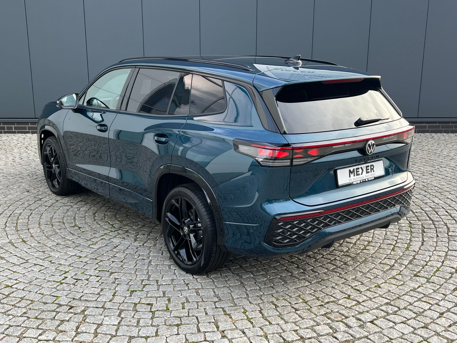 Fahrzeugabbildung Volkswagen Tayron R-Line 2.0 TDI DSG 4MOTION *AHK, IQ.Light