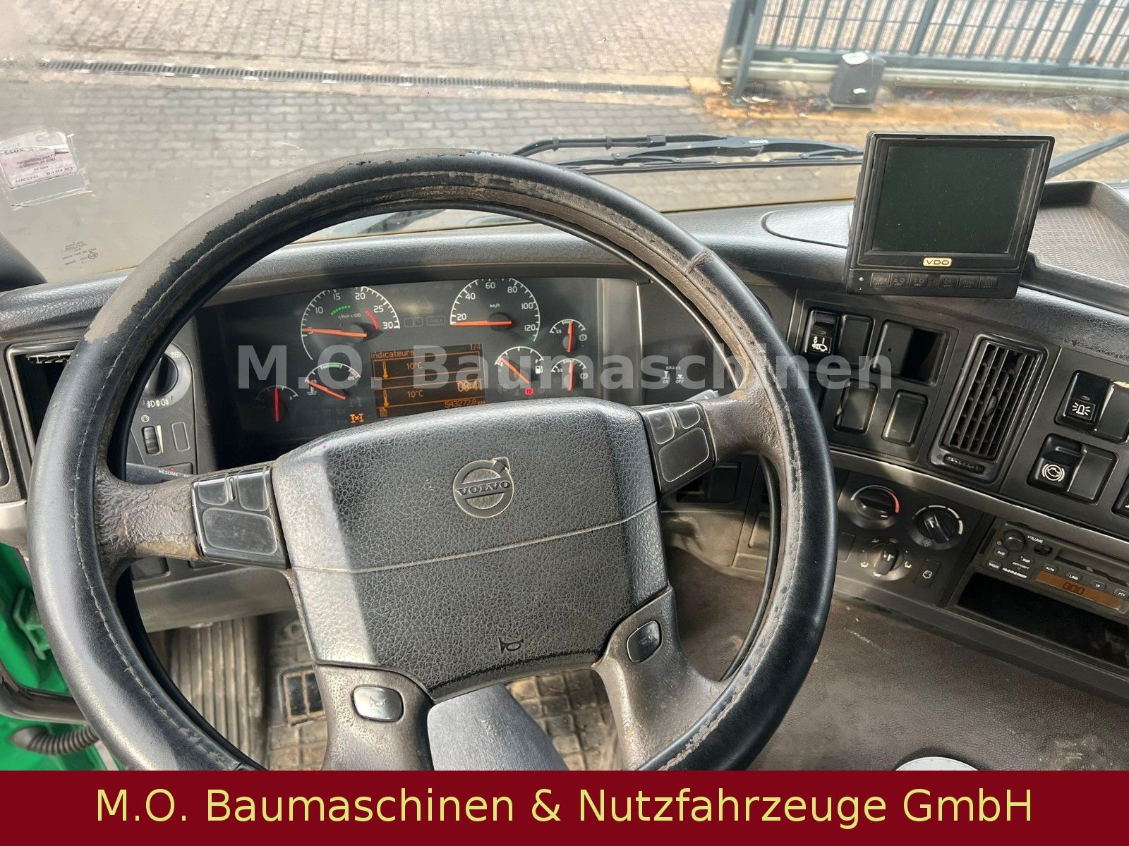 Fahrzeugabbildung Volvo FM12 / 6x4 / Plane /