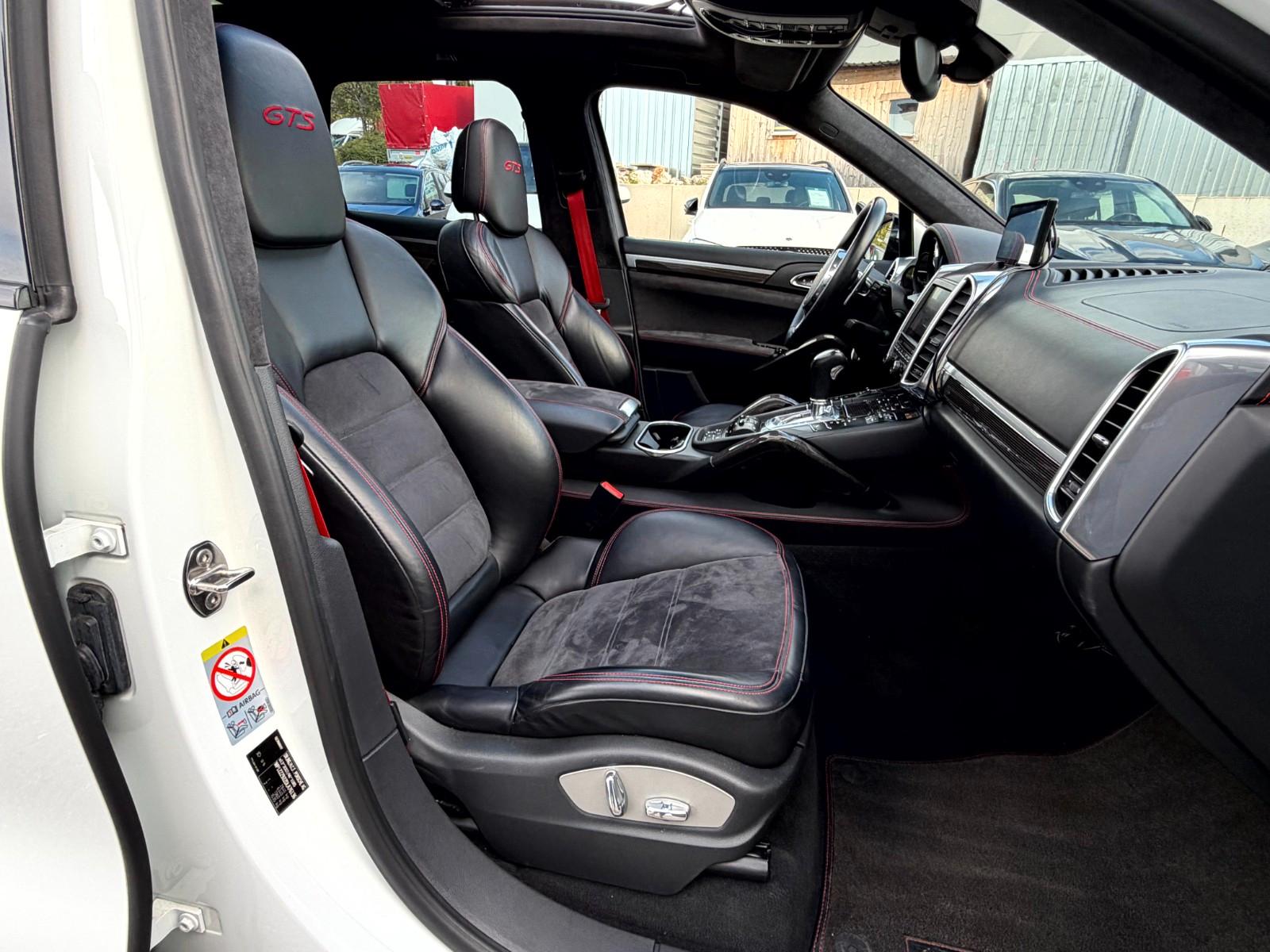 Porsche Cayenne GTS **APPROVED 9/2027** Pano_Luft_StandH