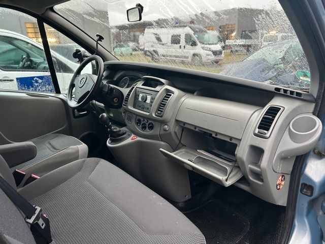 Fahrzeugabbildung Opel Vivaro 2.5 Kombi L1H1 9 Sitzer