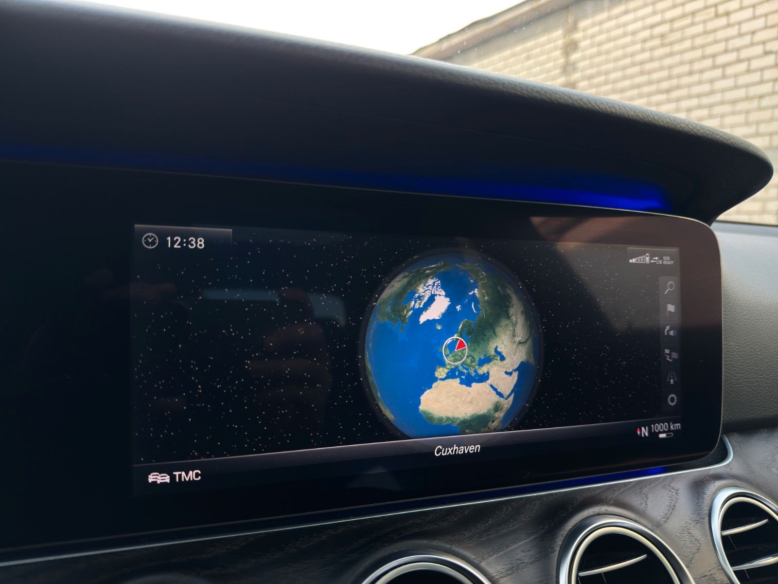 Fahrzeugabbildung Mercedes-Benz E 220d Lim. Pano/Widescreen/Kamera/MBeam