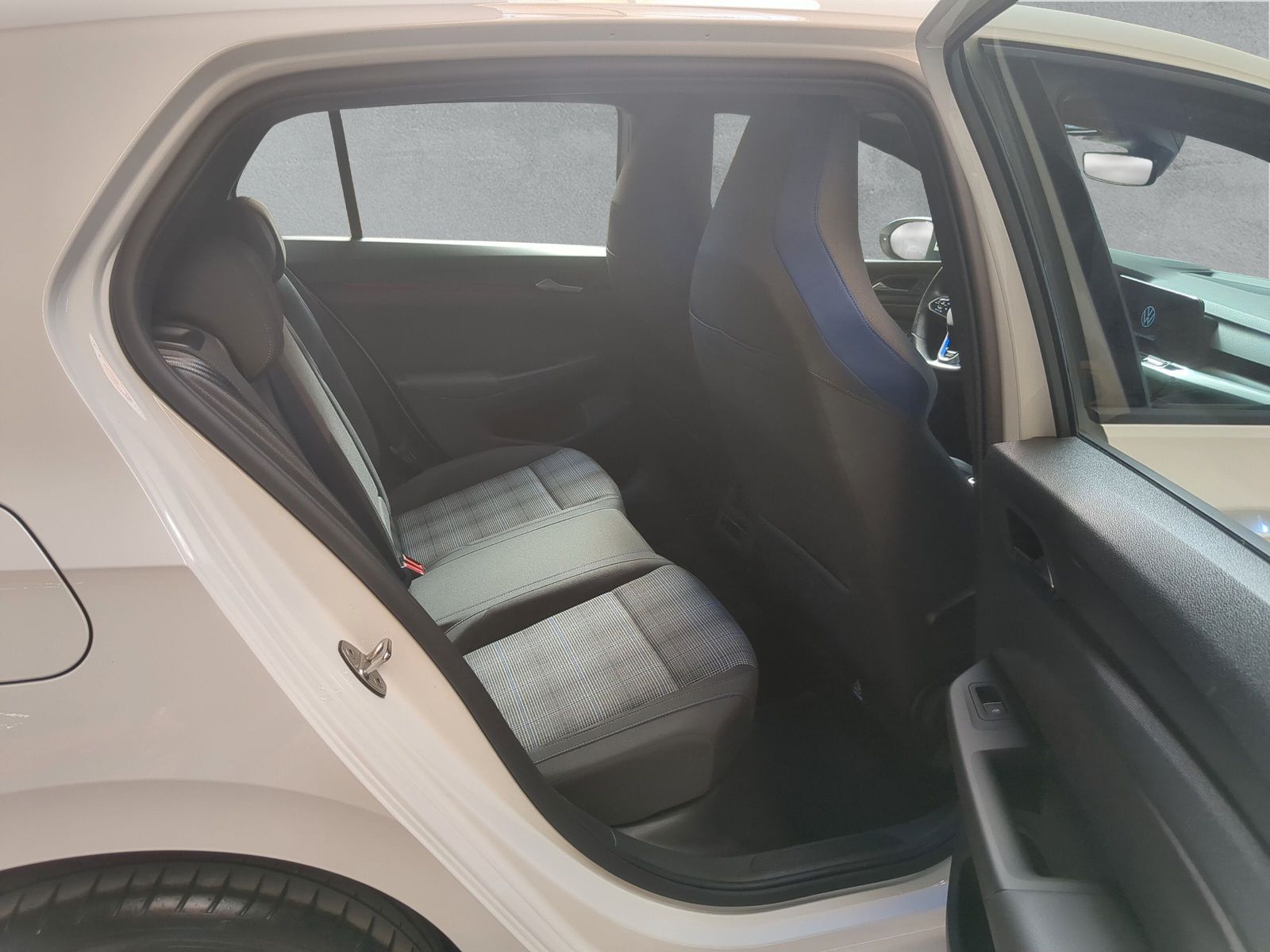 Fahrzeugabbildung Volkswagen Golf GTE 1.4 eHybrid DSG App-Connect LED-Plus