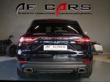 Porsche Cayenne - 4