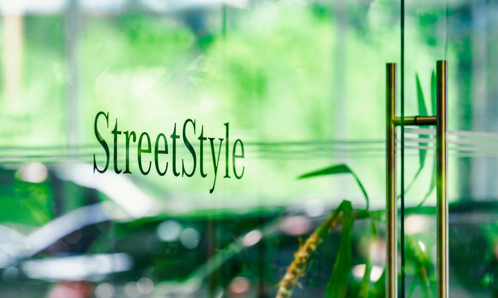 showroom-image-top