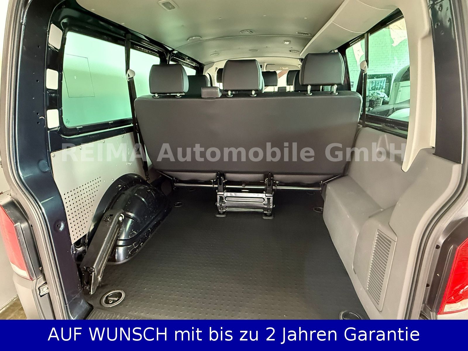 Fahrzeugabbildung Volkswagen T6.1 Bus 2,0 Diesel L 2, 9 Sitzer, Automatik