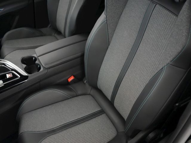 3008 ALLURE PACK AUTOMATIK+RÜCKFAHRKAMERA+SITZHE