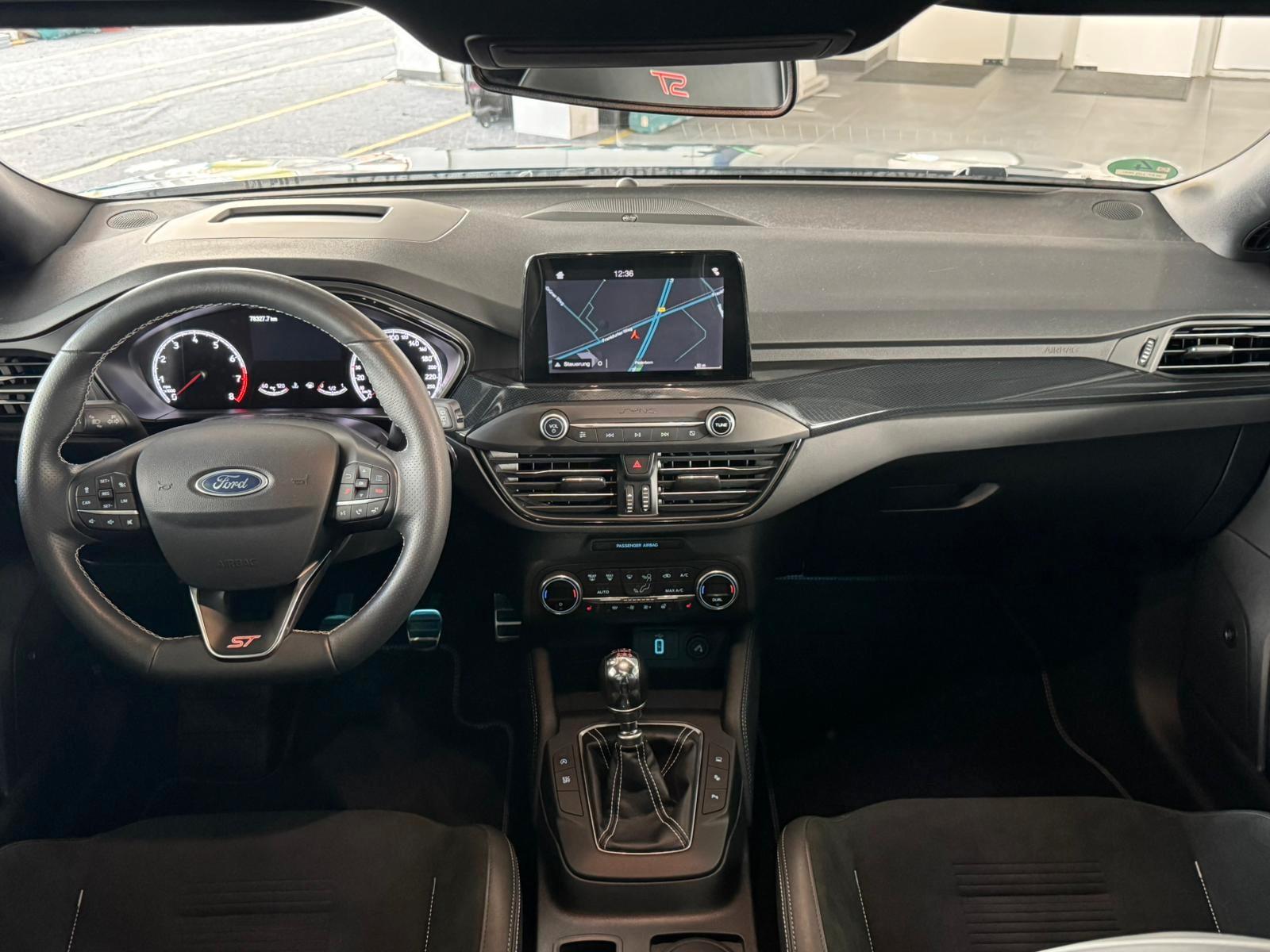 Ford Focus Lim. ST*Navi&Kam*PDC*Shz*Head-up*Panoram.