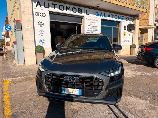 AUDI audi q8 s line 2022 tetto!
