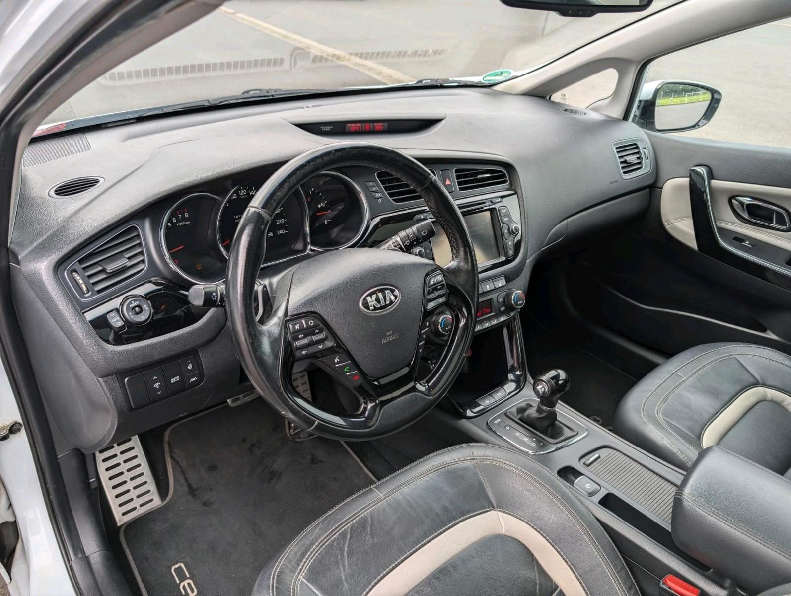 Kia cee'd 2012 — двигун 136 HP (100kW)
