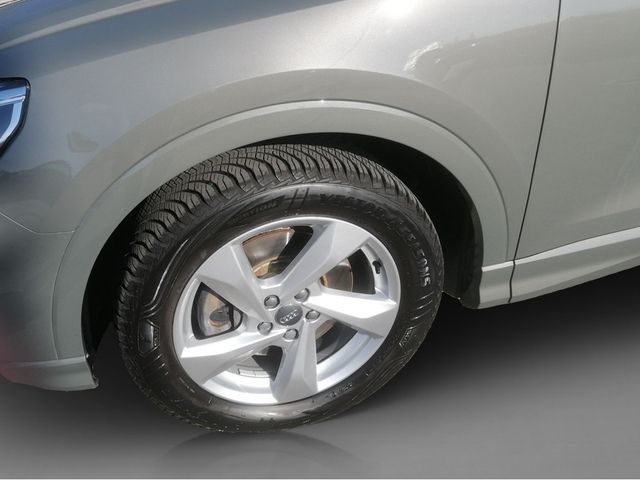 Q3 40 2.0TFSI quattro 140kW advanced, LED, Navig