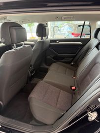 Volkswagen Passat Variant - 11