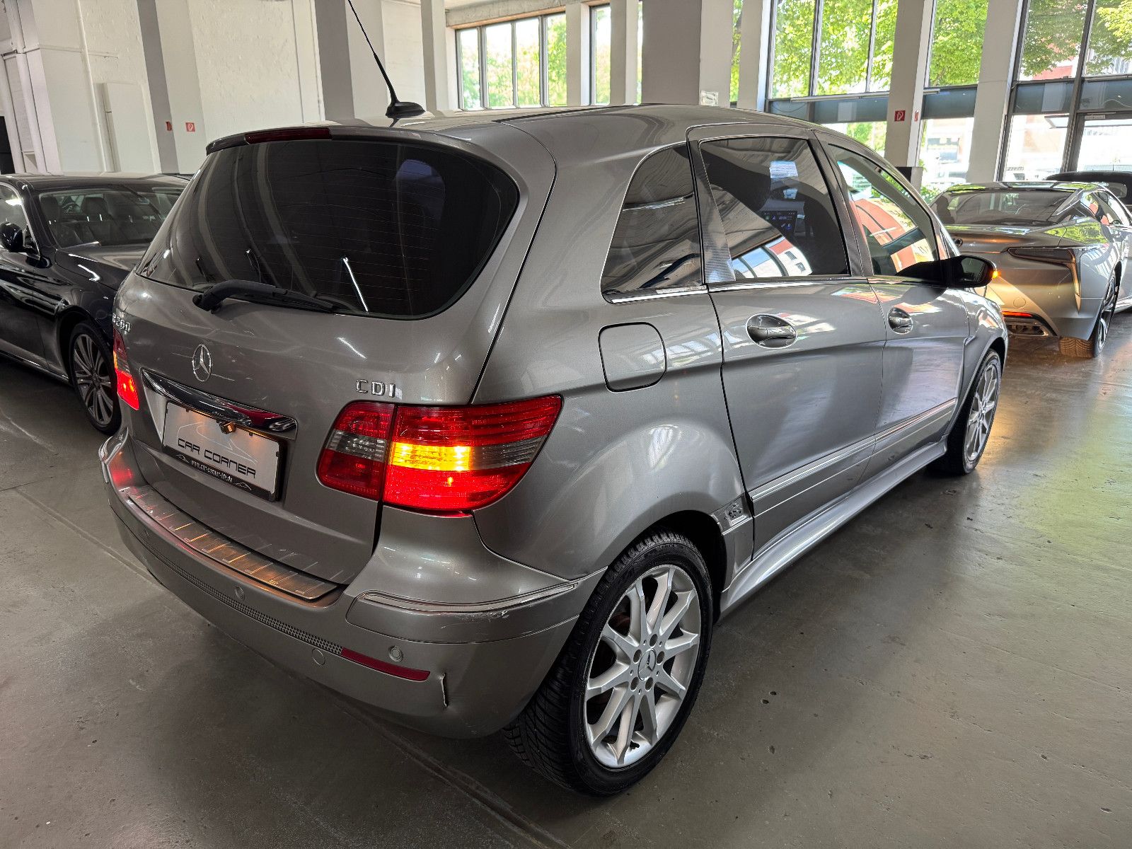 Fahrzeugabbildung Mercedes-Benz B 200 CDI AUTOMATIK SPORTPAKET BI-XENON KAMERA