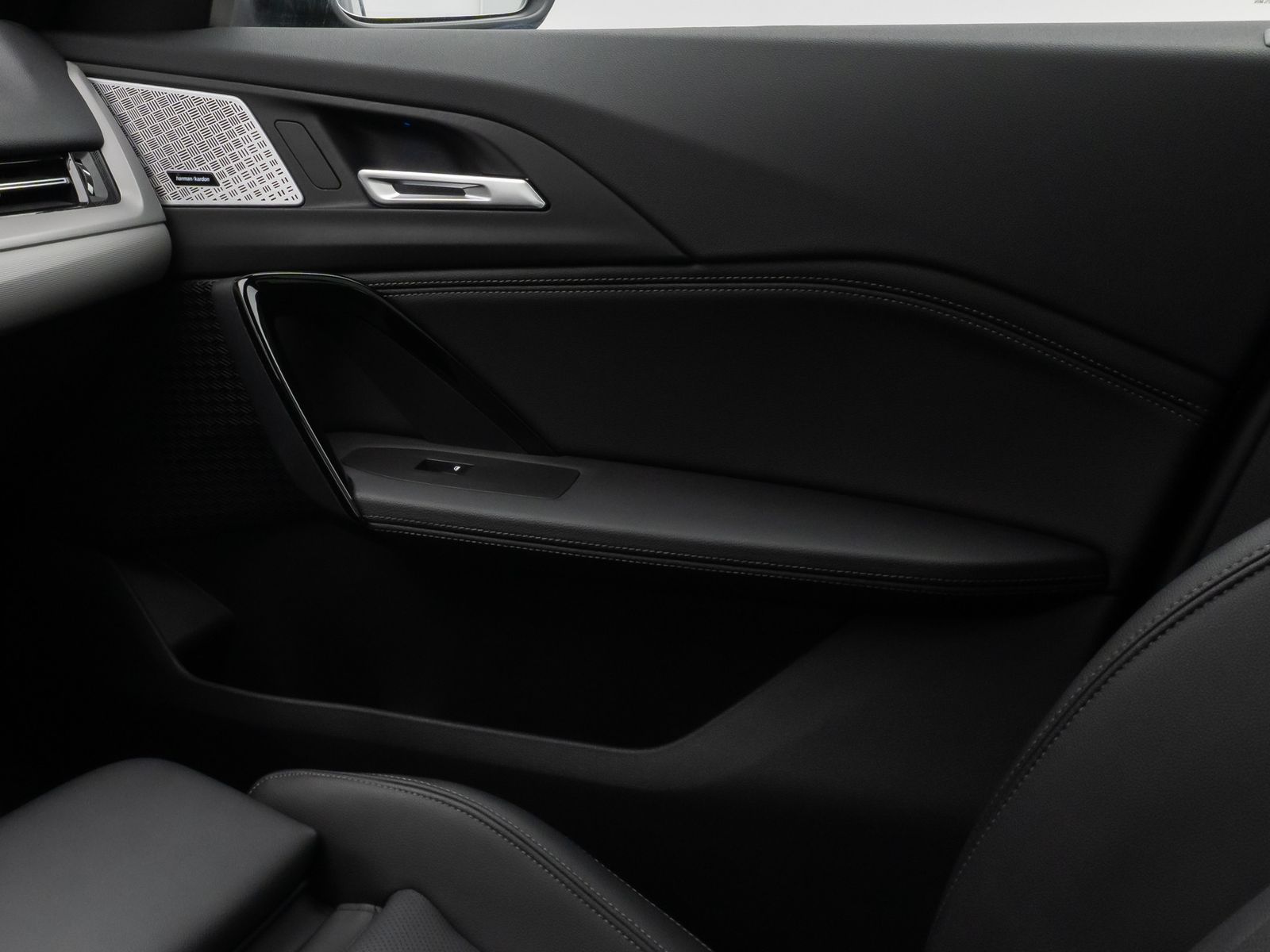 Fahrzeugabbildung BMW X1 sD18i Panorama Kamera DAB H/K Komfort Sport