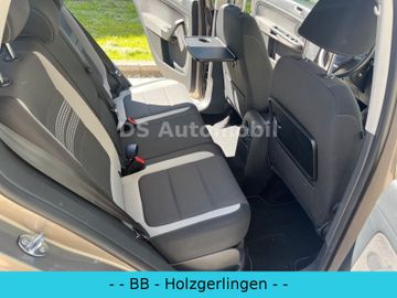 Volkswagen Golf - 8