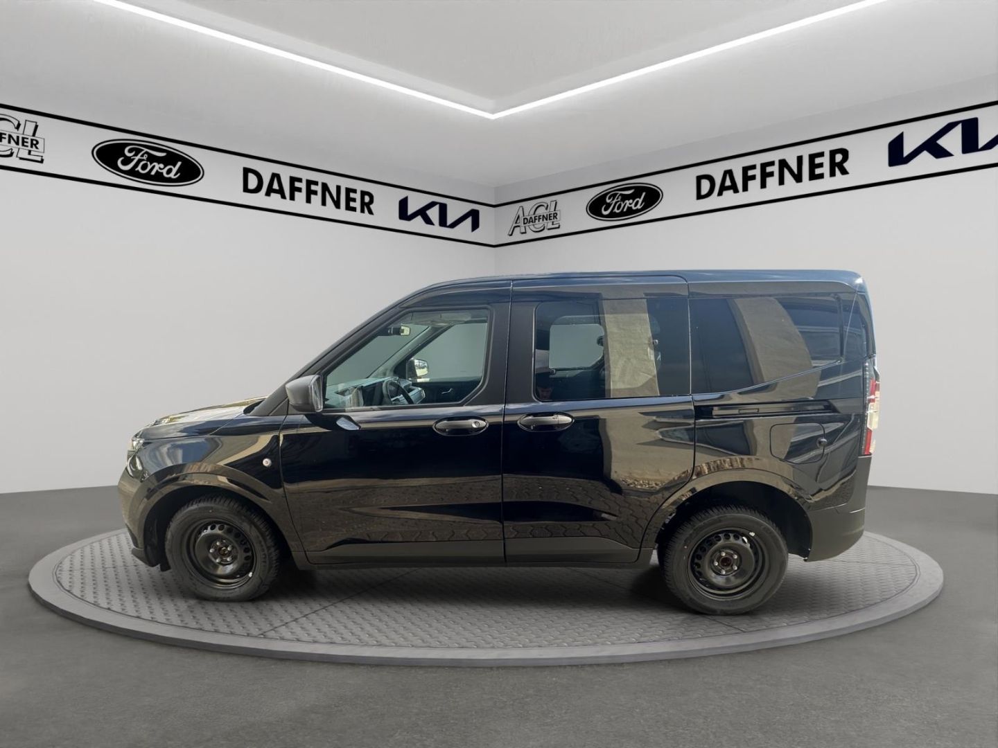 Fahrzeugabbildung Ford Transit Courier Trend Doppelkabine Apple CarPlay