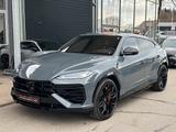 Lamborghini URUS SE - Lamborghini mit Hybrid-Antrieb: Geländewagen, Automatik
