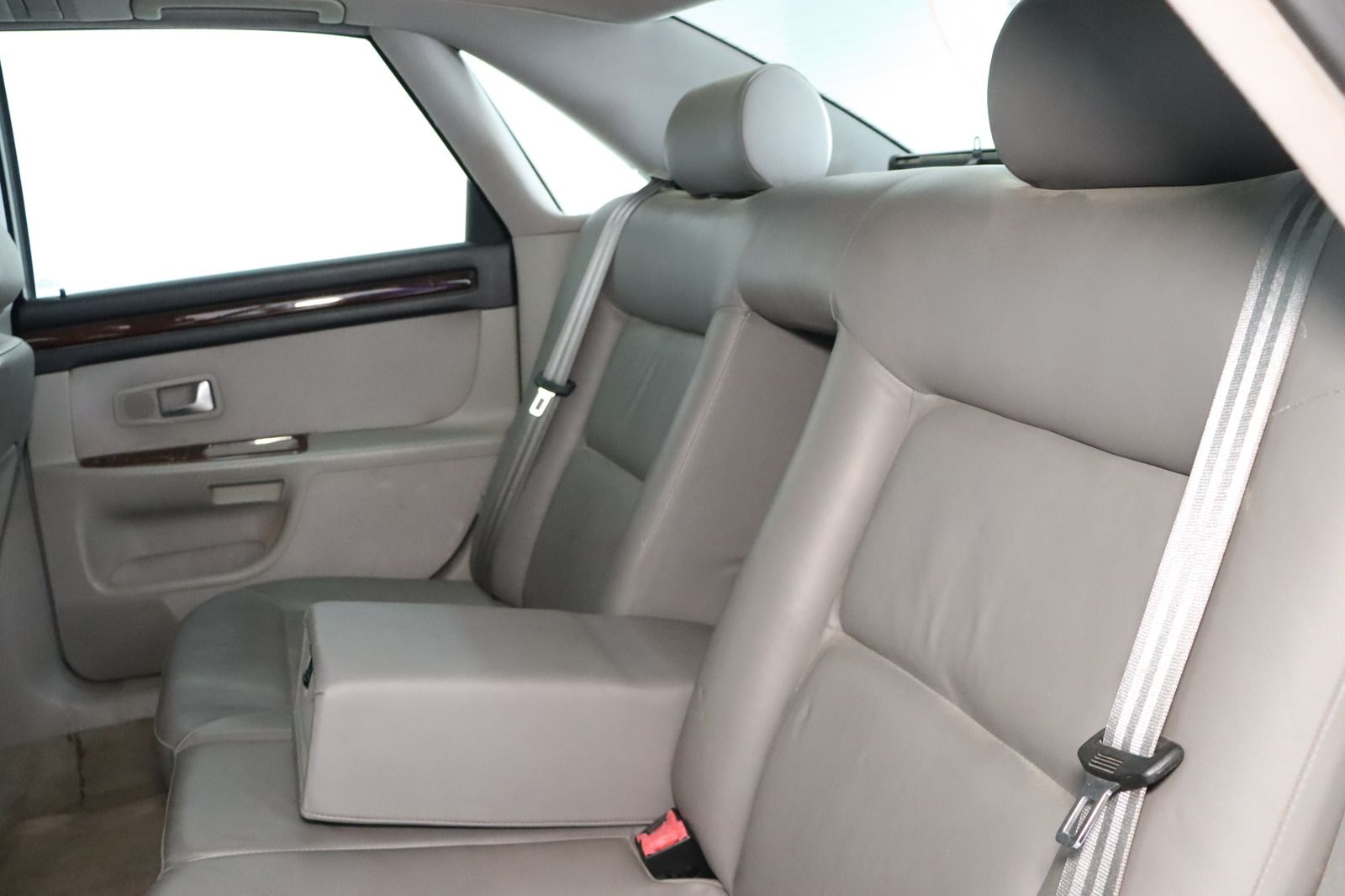 Fahrzeugabbildung Audi A8 2.8 *HU/AU 12.26 * Sizhzg. * Leder  * AHK