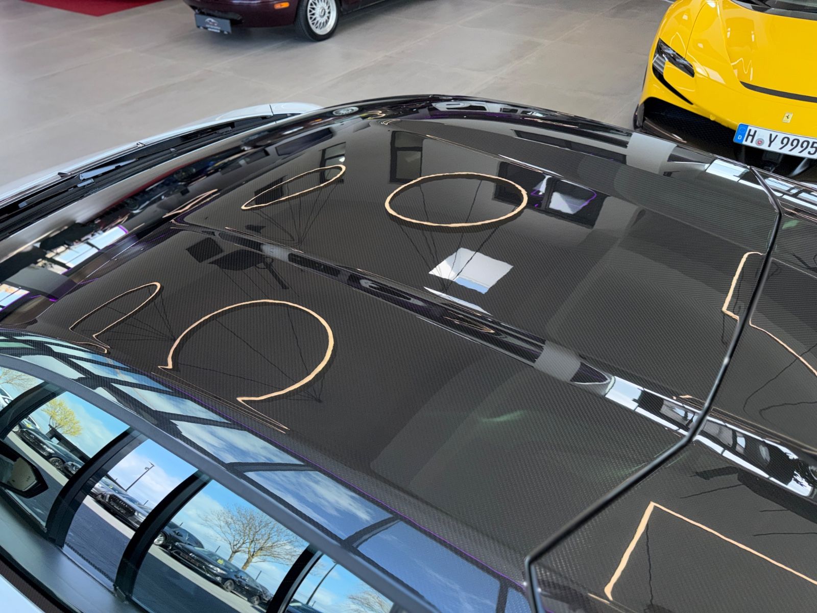 Revuelto V12 Full Carbon Lift Sonus