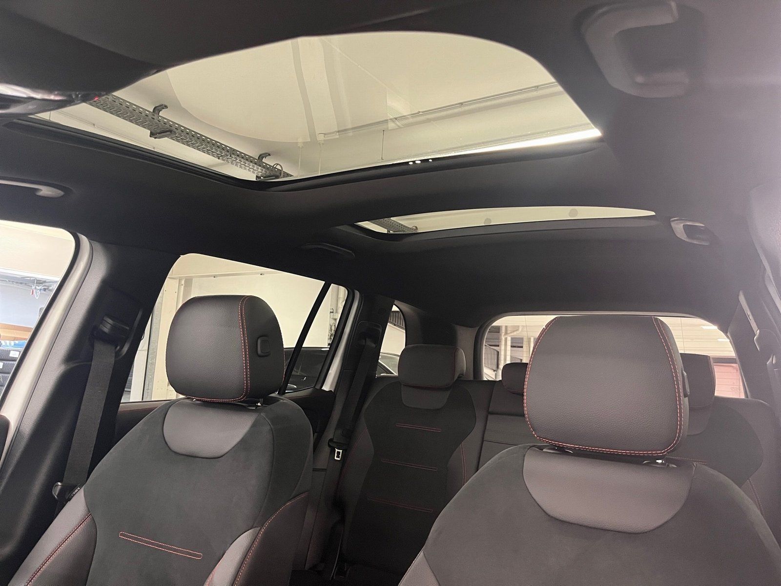 Fahrzeugabbildung Mercedes-Benz GLB 250 4M AMG Plus*Pano*HUD*360°*Multibeam*Memo