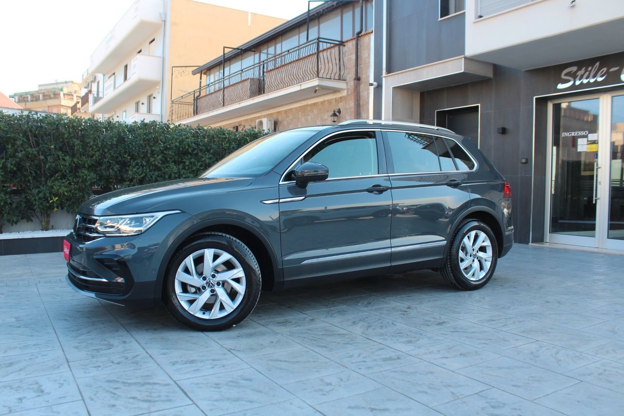 Volkswagen Tiguan 2.0 TDI 150 CV SCR DSG Eleganc imagem 3