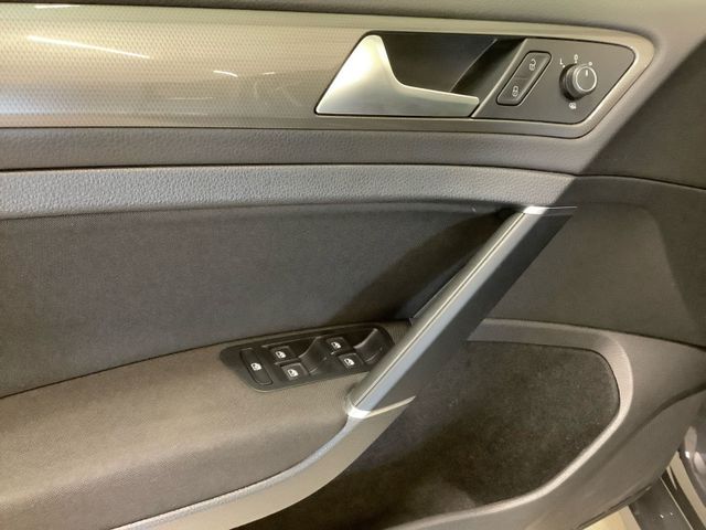 Golf Join 1,0 TSI 63 kW   Navi, Climatronic, SHZ