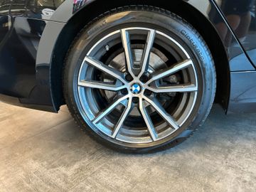 MYAUTOCENTER – Gebraucht- und Jahreswagen mit Werkstattservice in Pfaffenhofen BMW 330 *1-HAND*SERVICETÜV NEU*KEYLESS*LED*M-SPORT*