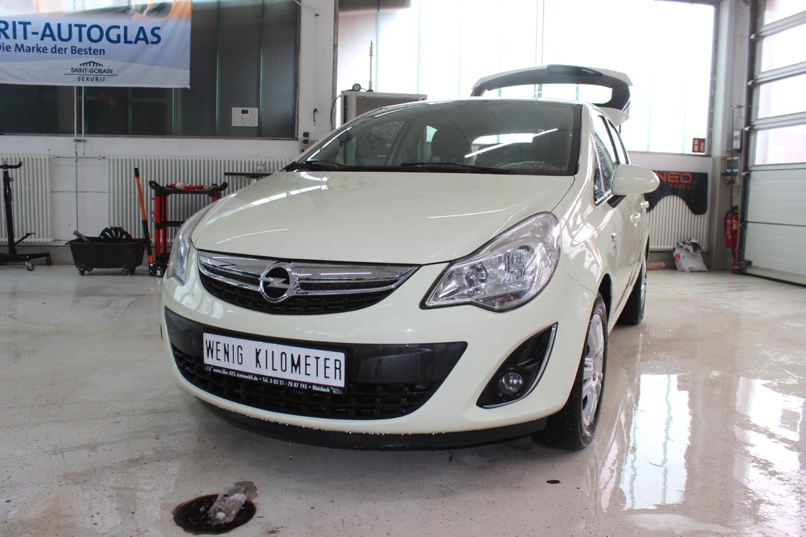 Opel Corsa D Satellite Klima 8 Fachbereift